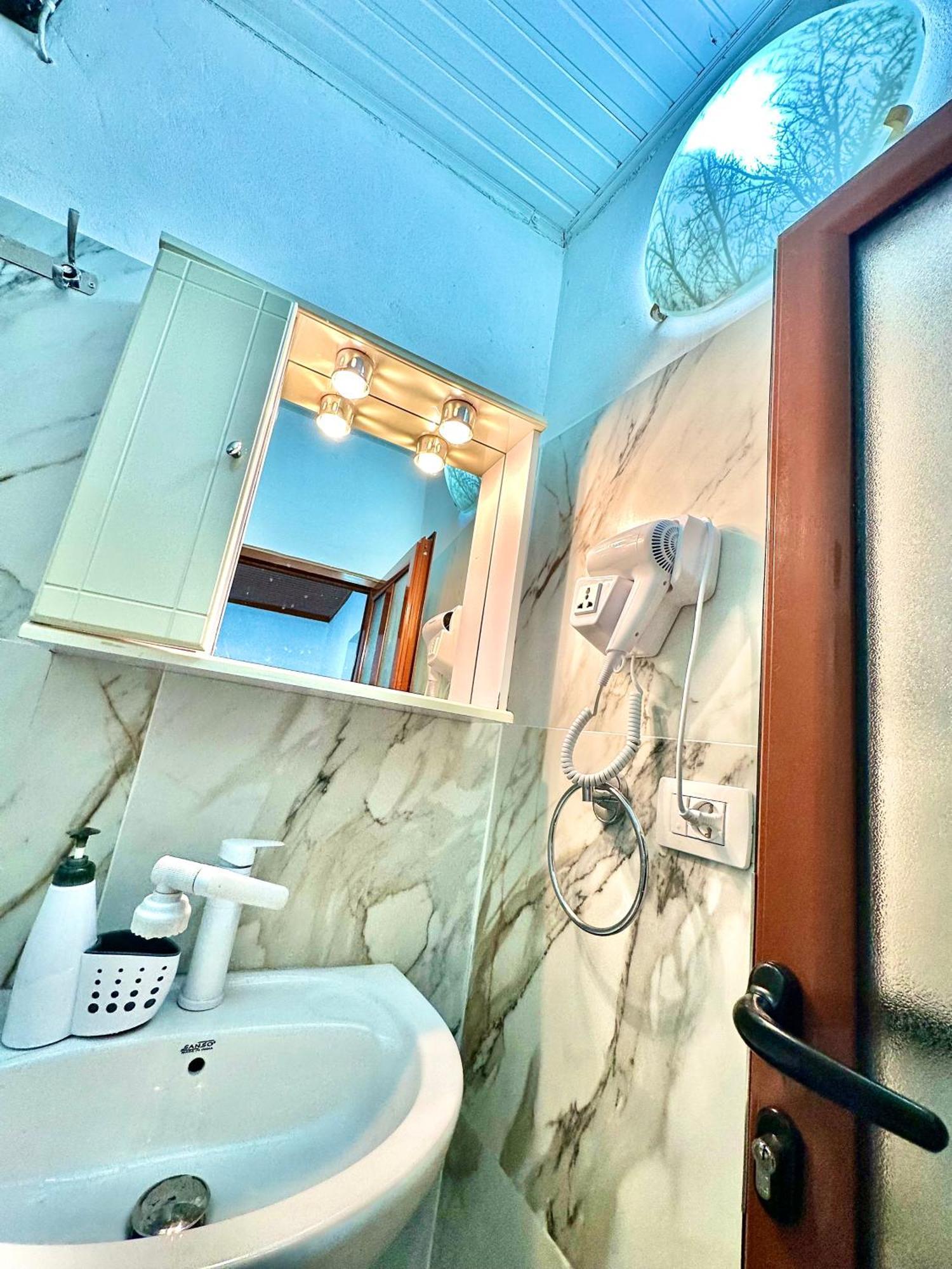 Grandpas House Hotel Gjirokaster Ngoại thất bức ảnh
