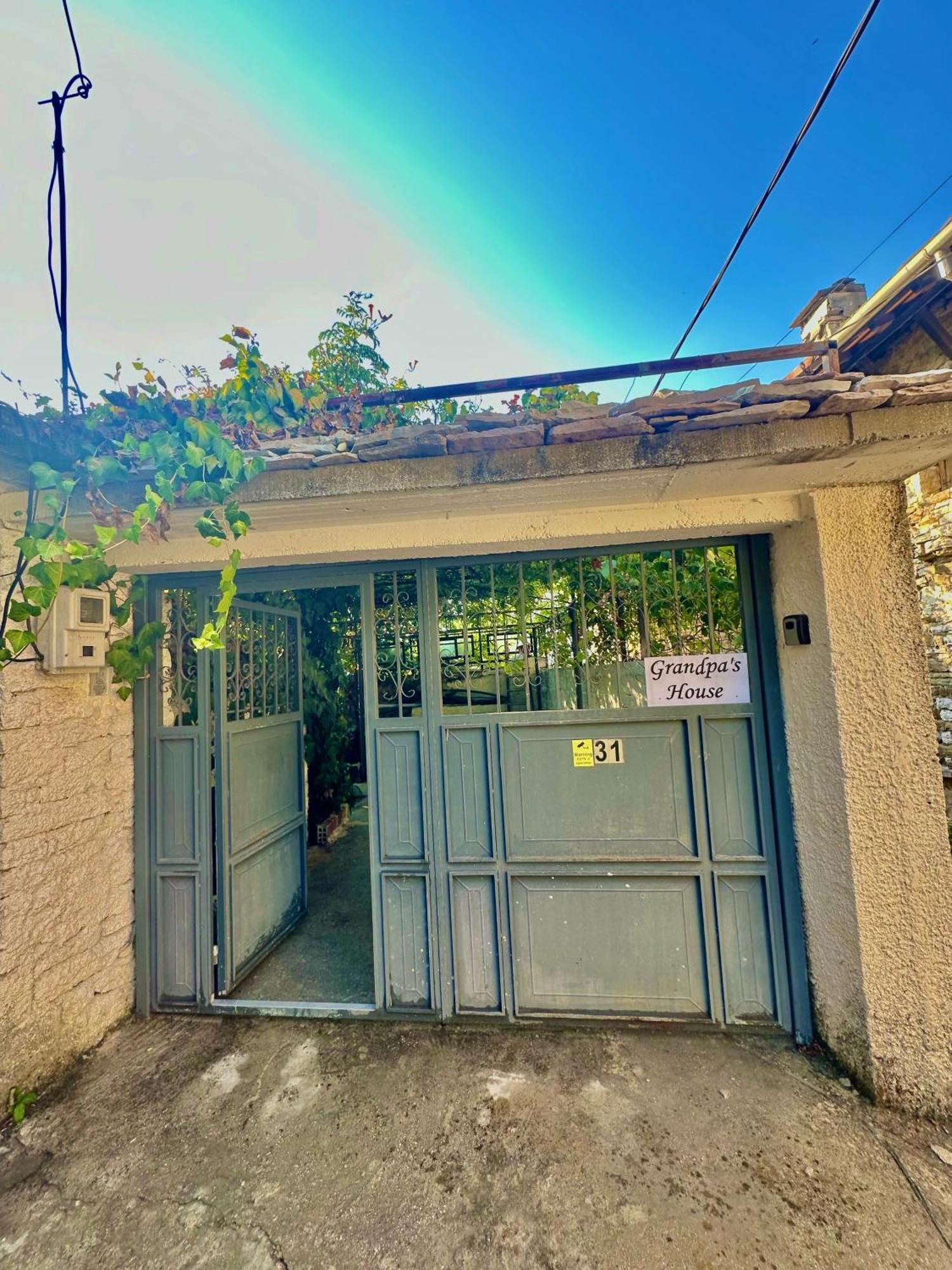 Grandpas House Hotel Gjirokaster Ngoại thất bức ảnh