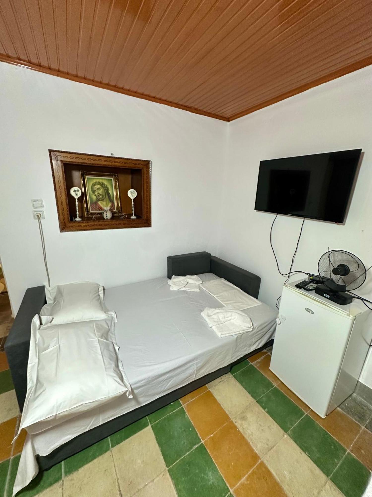 Grandpas House Hotel Gjirokaster Ngoại thất bức ảnh