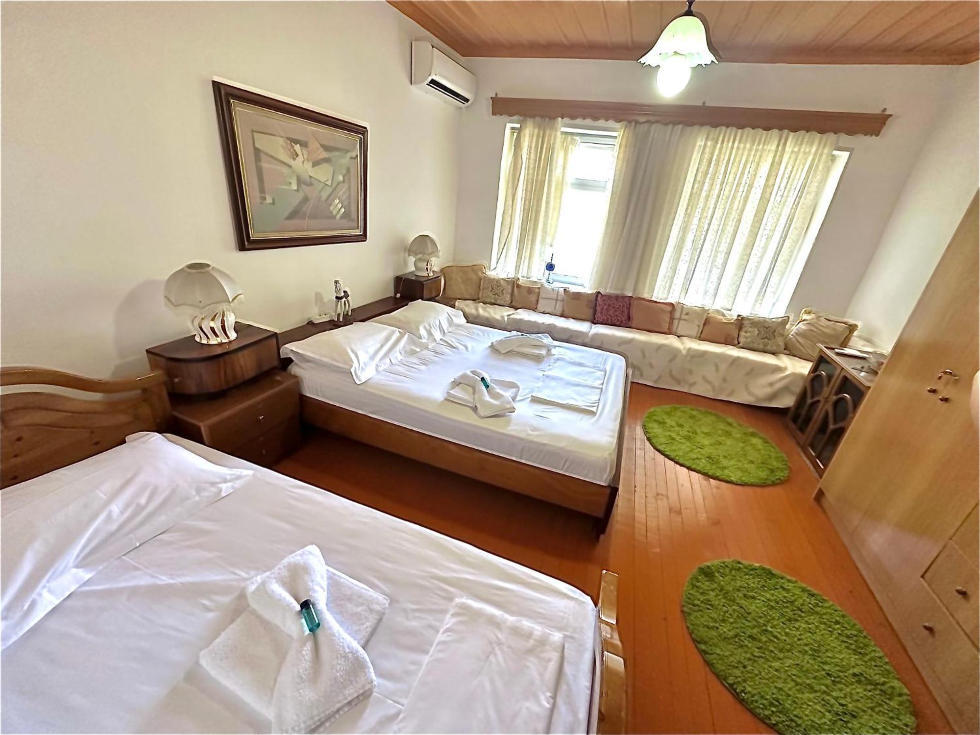 Grandpas House Hotel Gjirokaster Ngoại thất bức ảnh